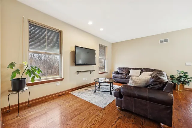 $425,000 | 1301 West 106 Place, Chicago, IL 60643