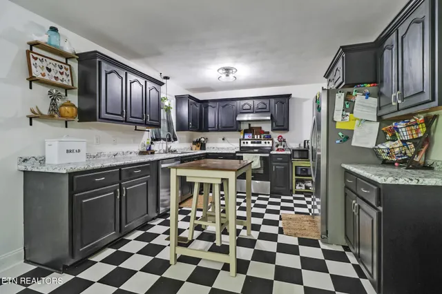 $349,900 | 1011 Fox Ridge Drive, Grimsley, TN 38565