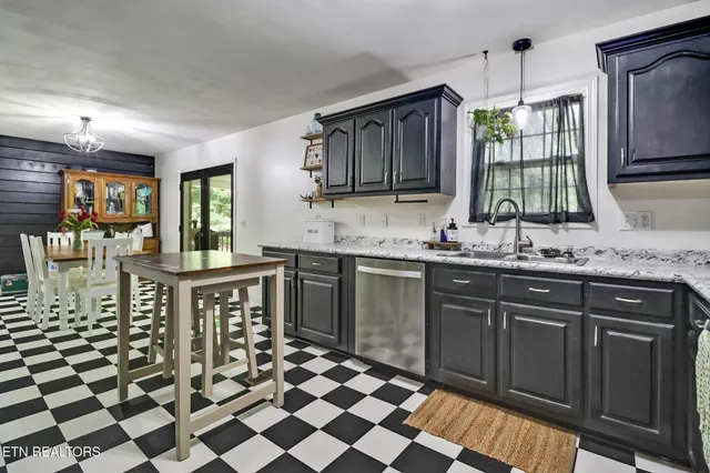 $349,900 | 1011 Fox Ridge Drive, Grimsley, TN 38565