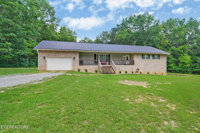 $349,900 | 1011 Fox Ridge Drive, Grimsley, TN 38565