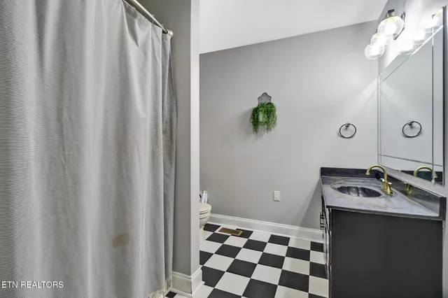 $349,900 | 1011 Fox Ridge Drive, Grimsley, TN 38565