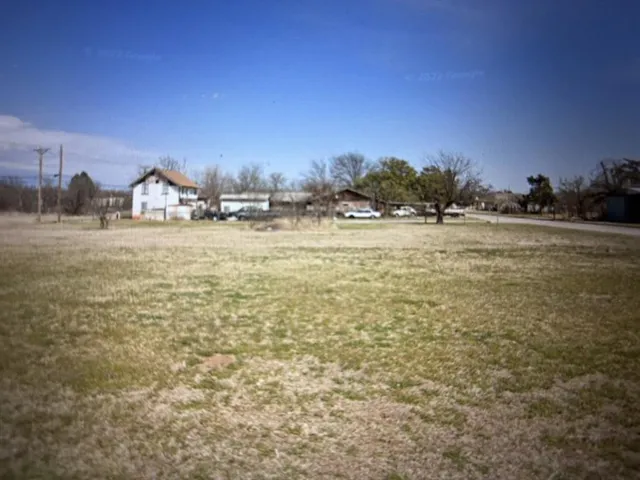 $9,500 | 402 Fort Worth Street, Wichita Falls, TX 76301