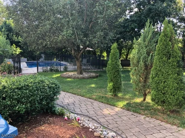 $1,200,000 | 8 Bronson Way, Skillman, NJ 08558