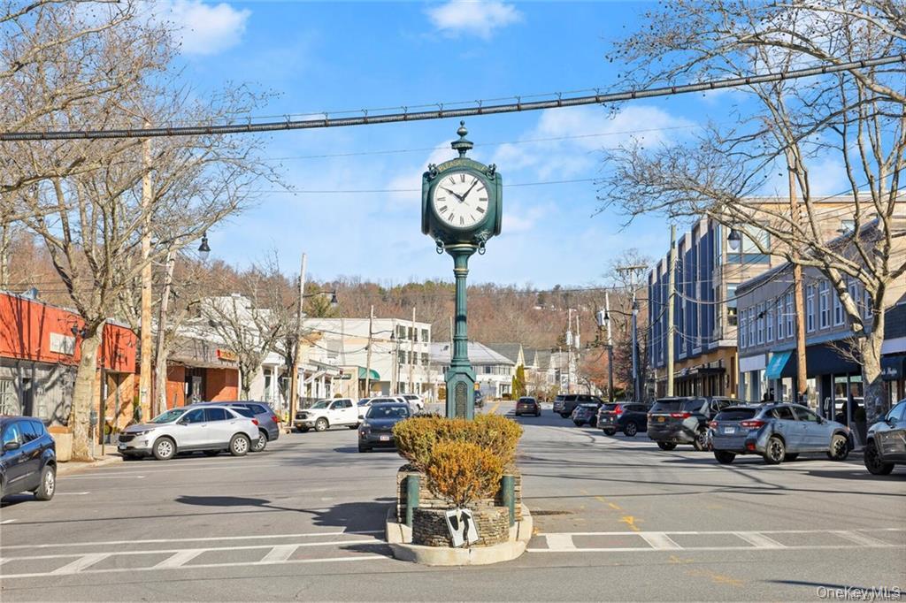 580 Bedford Road, Unit 8 Pleasantville, NY 10570 - Photo 20 of 35 a view of a street with cars