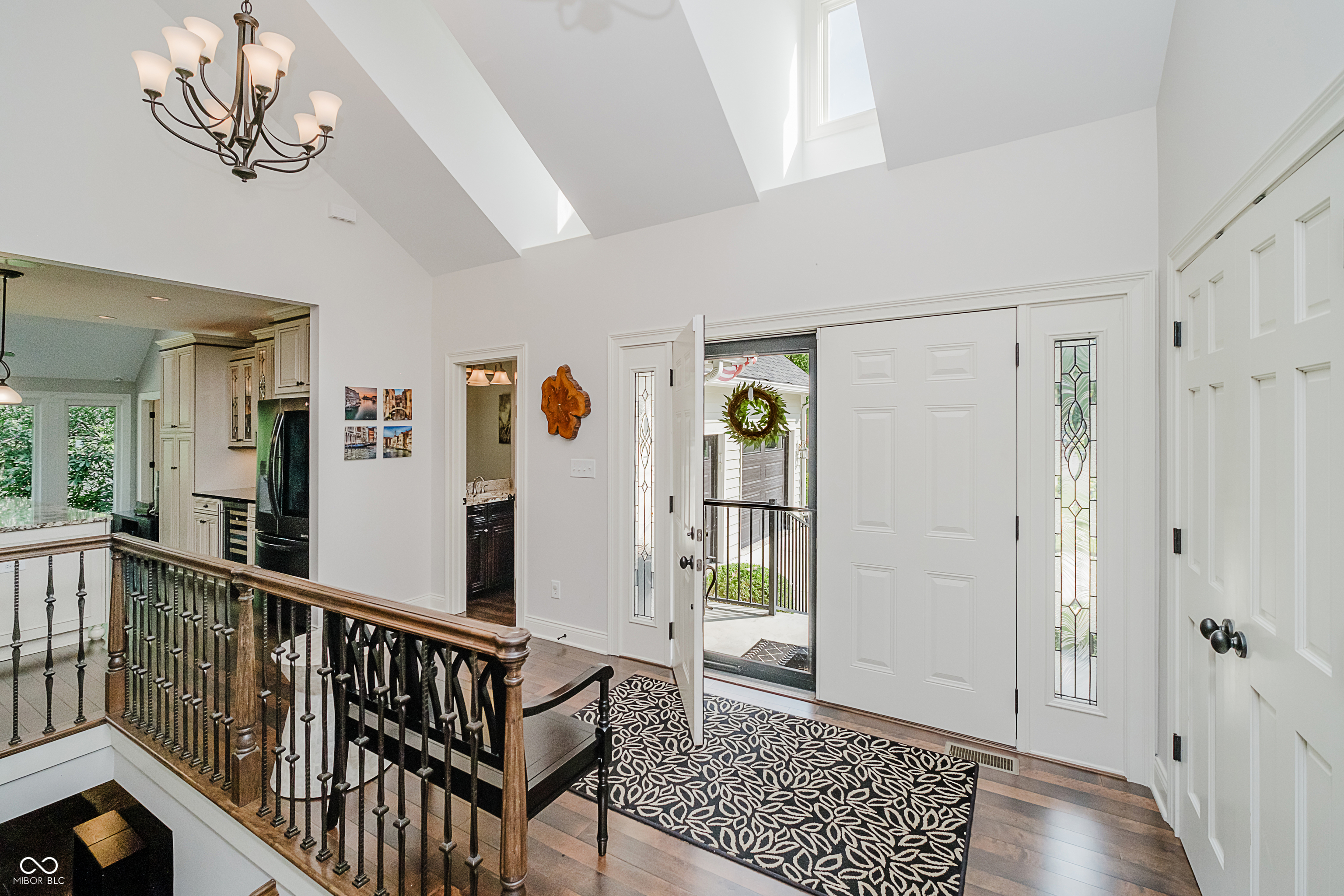 8541 Helmsman Circle Indianapolis, IN 46256 - Photo 3 of 35