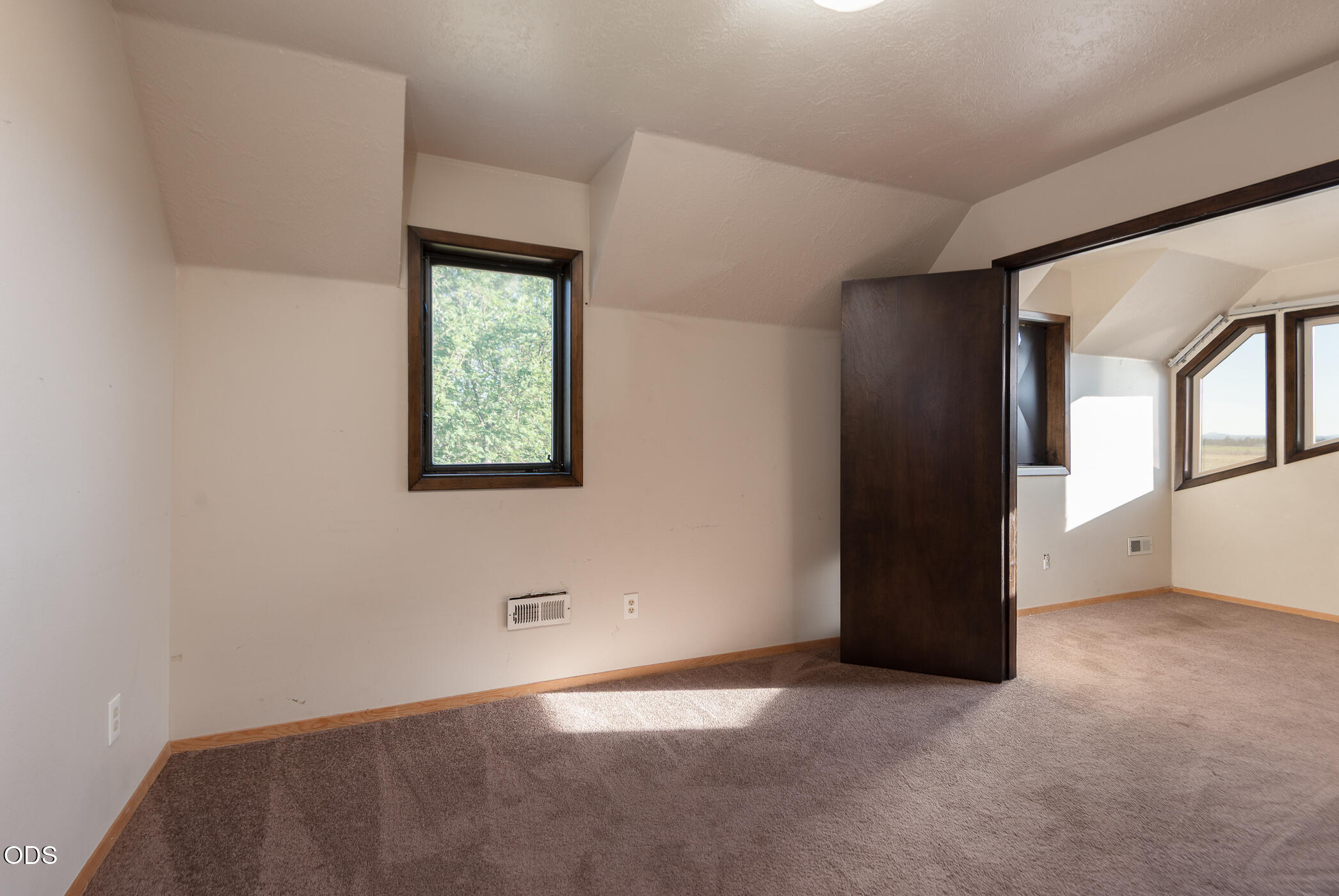 26275 Willard Road Bend, OR 97701 - Photo 20 of 68