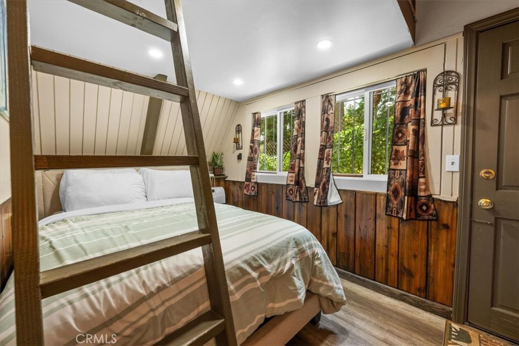 1277 Lovers Lane Rimforest, CA 92378 - Photo 22 of 34 1st floor bedroom