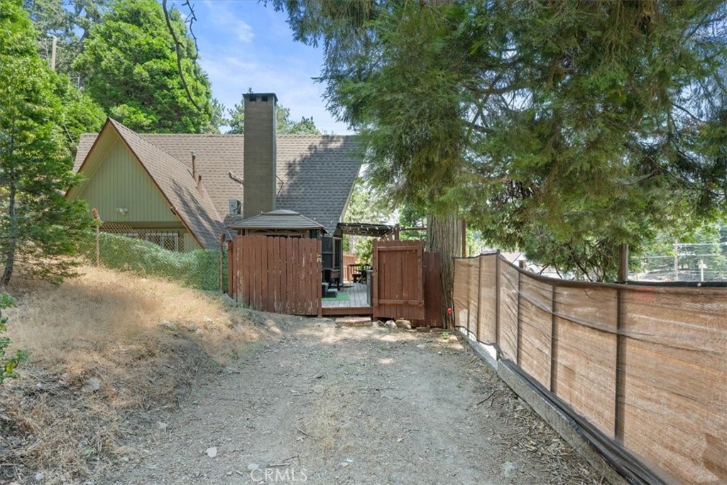 1277 Lovers Lane Rimforest, CA 92378 - Photo 34 of 34 Side lot that owner rents for $100 a month.