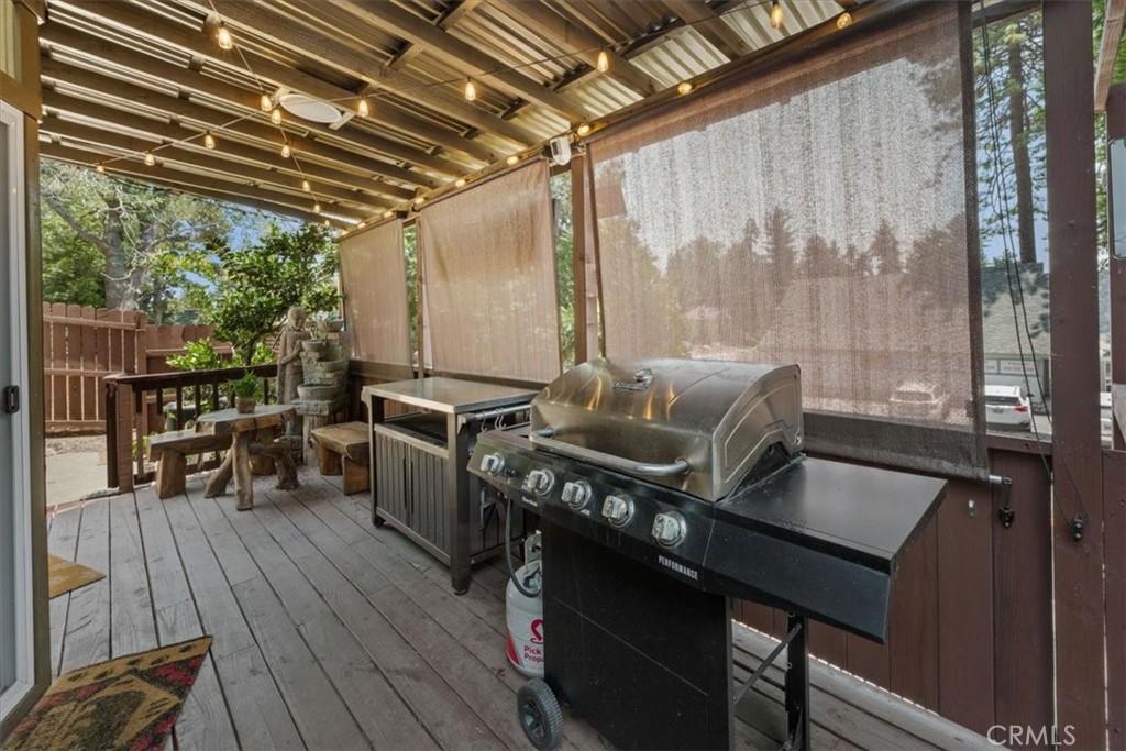 1277 Lovers Lane Rimforest, CA 92378 - Photo 6 of 34 Front Deck