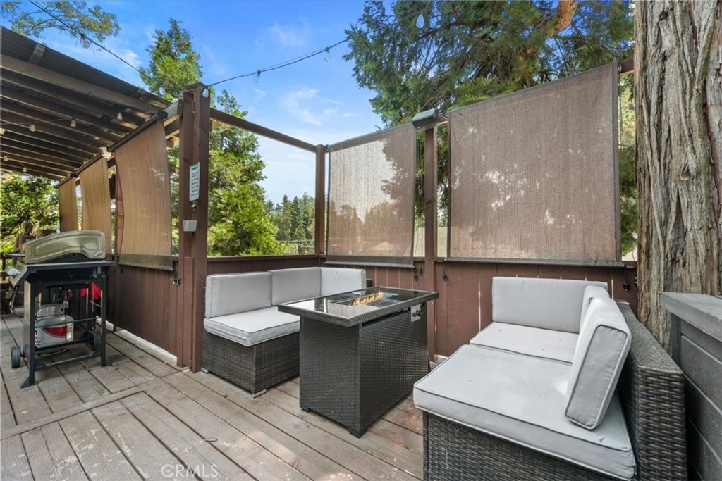 1277 Lovers Lane Rimforest, CA 92378 - Photo 7 of 34 Deck sitting area