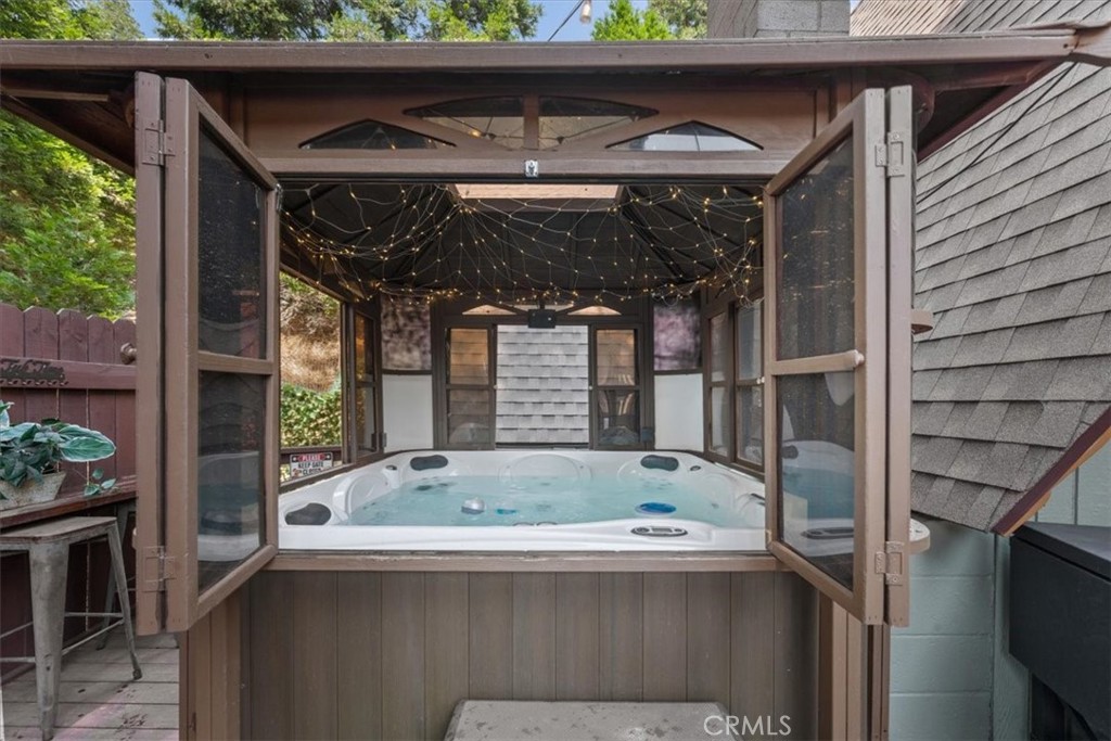 1277 Lovers Lane Rimforest, CA 92378 - Photo 9 of 34 Deck hot tub
