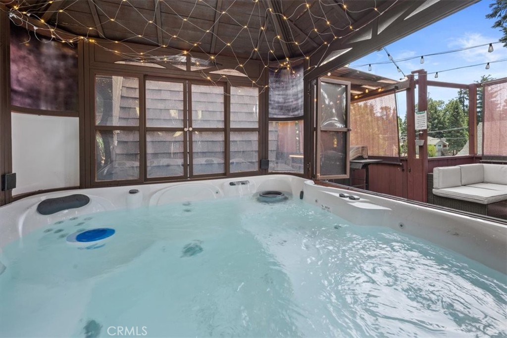 1277 Lovers Lane Rimforest, CA 92378 - Photo 10 of 34 Deck hot tub