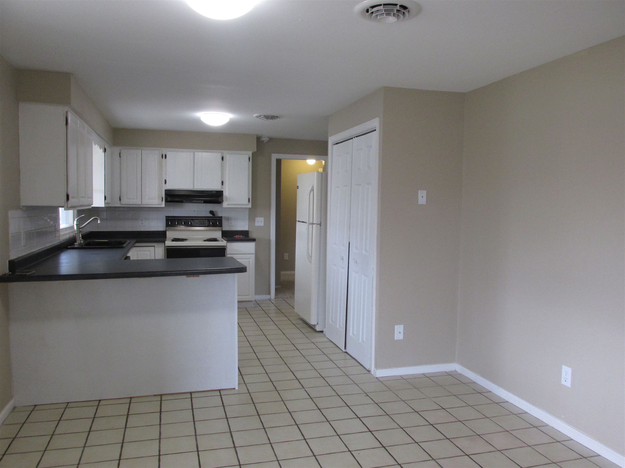 12421 Winchester Road Fort Wayne, IN 46819 - Photo 13 of 35