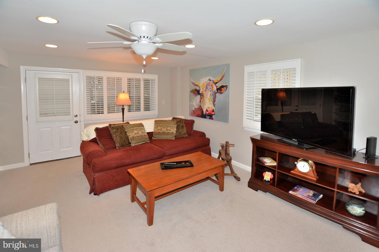 1129 Cameron Road Alexandria, VA 22308 - Photo 27 of 37 Family Room Walks Out to Screened Porch