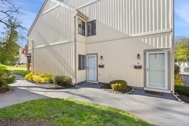 $265,000 | 9 C Kings Court, Unit C, Mohegan Lake, NY 10547