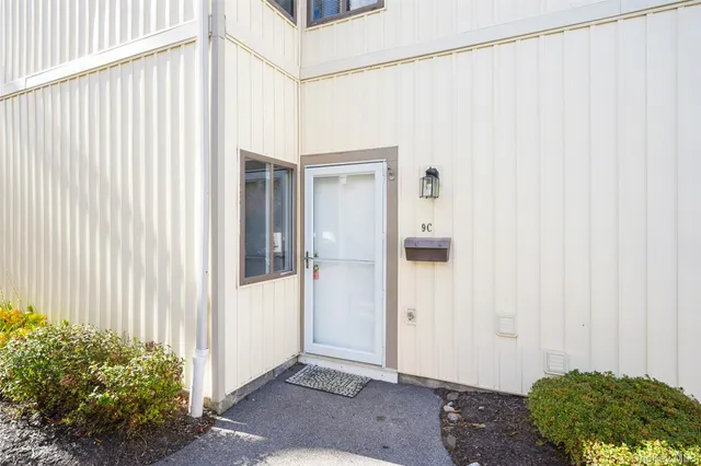 $265,000 | 9 C Kings Court, Unit C, Mohegan Lake, NY 10547