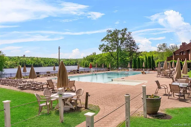 $265,000 | 9 C Kings Court, Unit C, Mohegan Lake, NY 10547