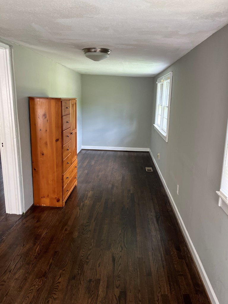 4997 Thornspring Road Pulaski, VA 24301 - Photo 31 of 49 Gallery Image 31
