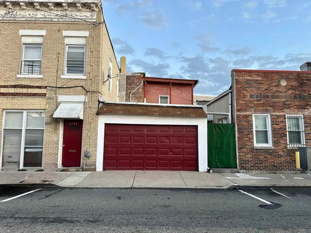 $2,300 | 6708 Newkirk Avenue, Unit 1, North Bergen, NJ 07047