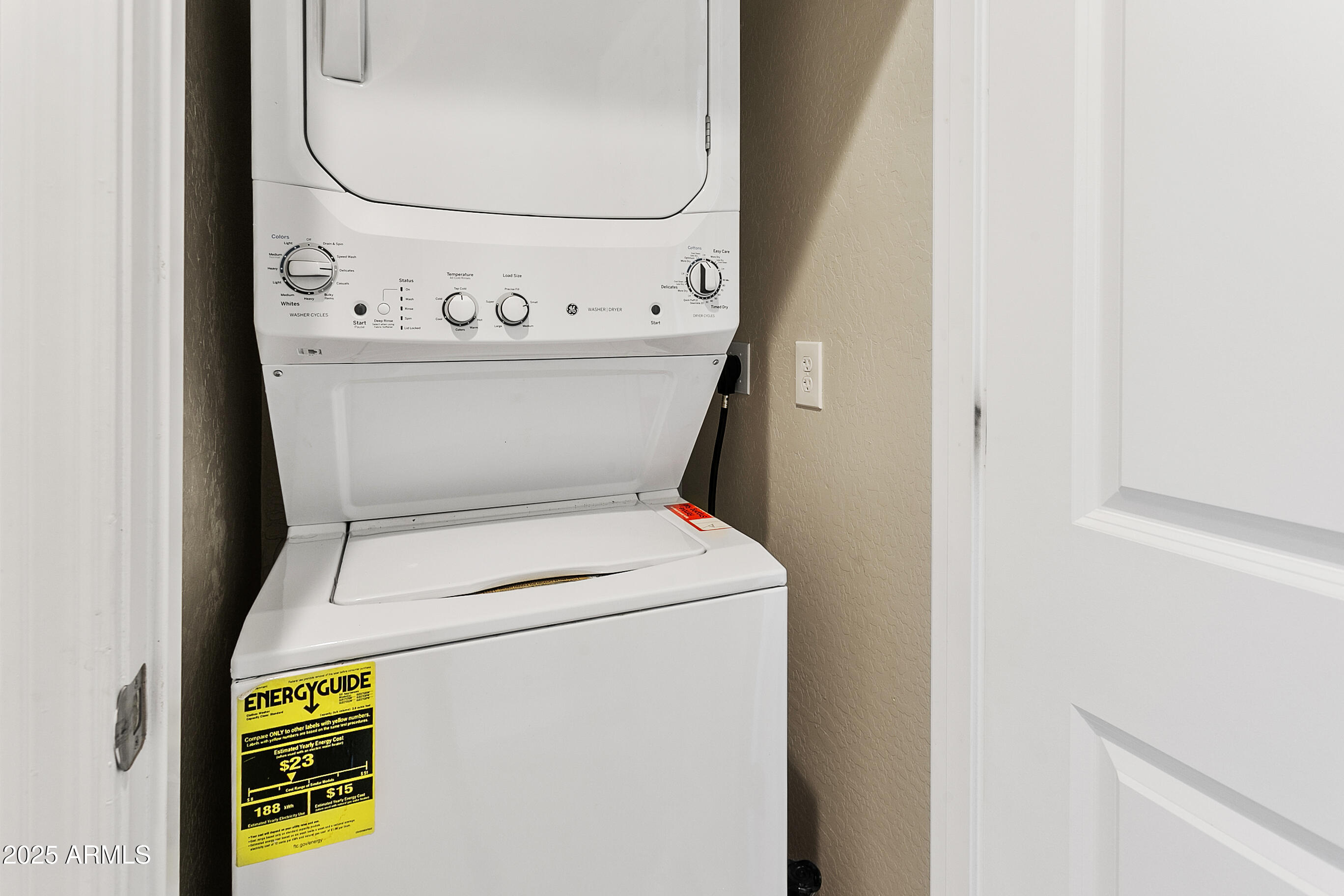 1661 East Hampton Lane Gilbert, AZ 85295 - Photo 22 of 31 a utility room with dryer and washer