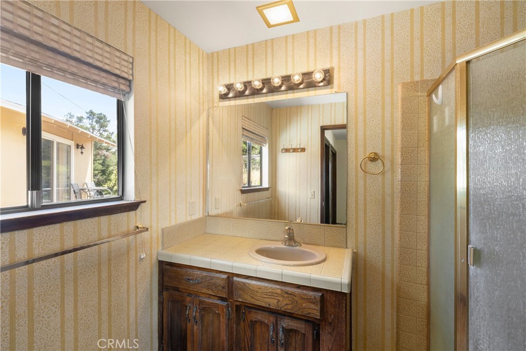 6055 Flores Road Atascadero, CA 93422 - Photo 12 of 33