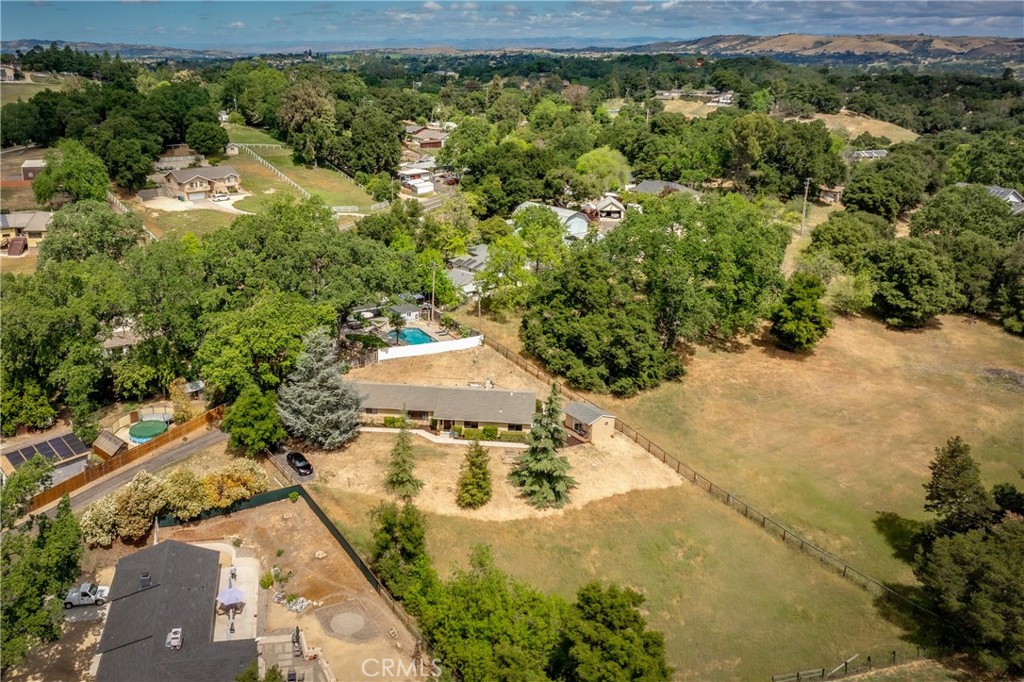 6055 Flores Road Atascadero, CA 93422 - Photo 4 of 33