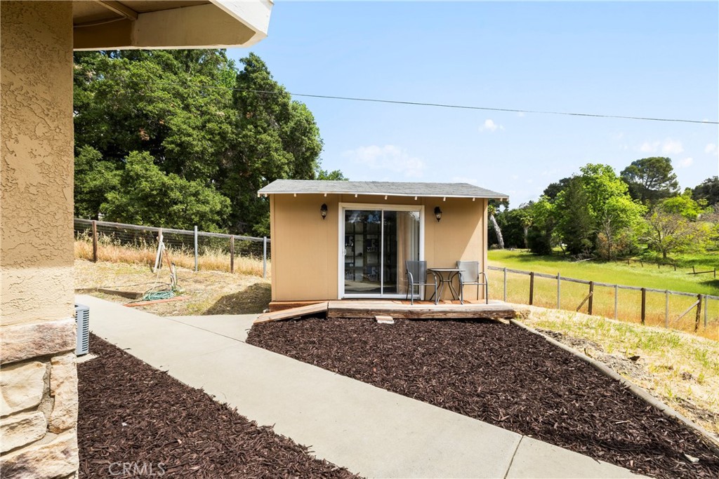 6055 Flores Road Atascadero, CA 93422 - Photo 10 of 33