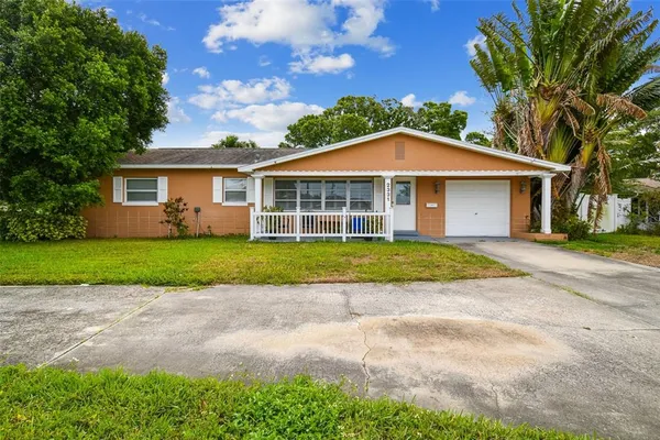 $2,400 | 2331 64th Street North, St. Petersburg, FL 33710