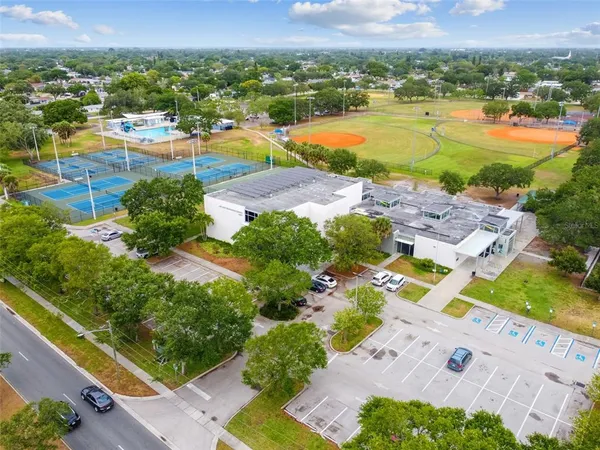 $2,400 | 2331 64th Street North, St. Petersburg, FL 33710