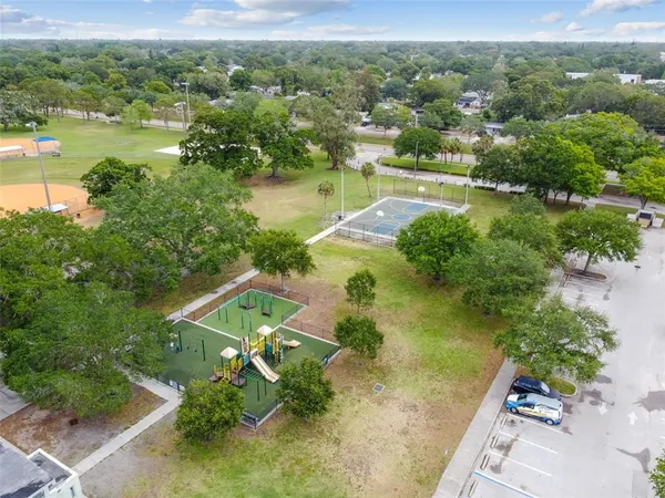 $2,400 | 2331 64th Street North, St. Petersburg, FL 33710