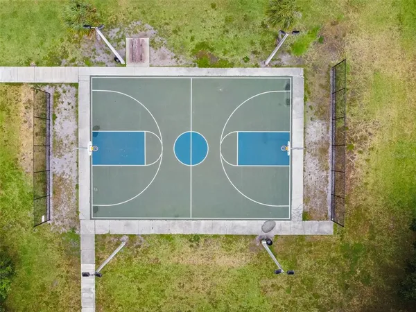 $2,400 | 2331 64th Street North, St. Petersburg, FL 33710