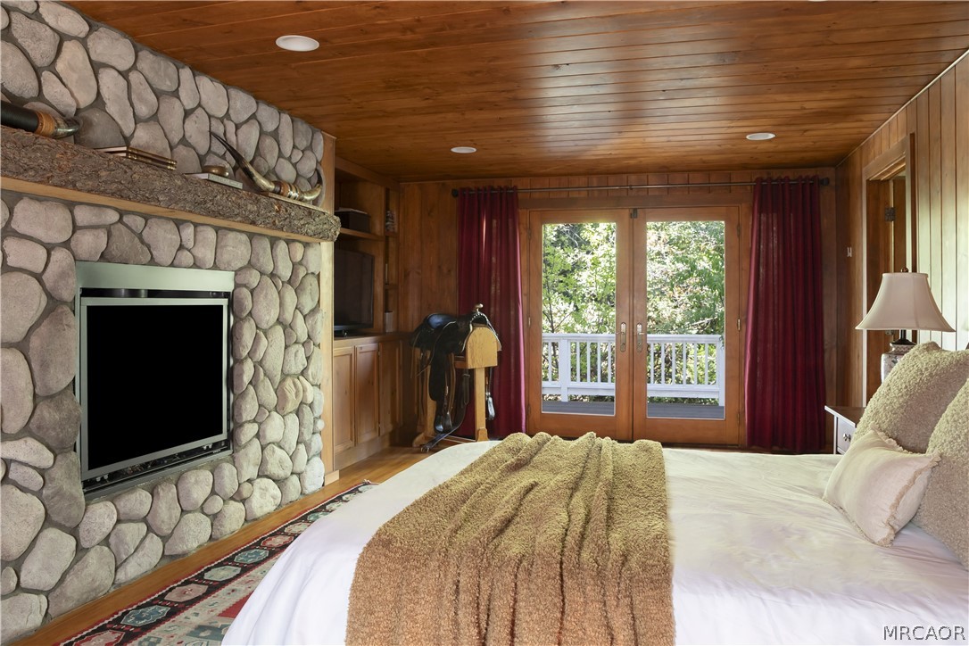 28819 North Shore Road Lake Arrowhead, CA 92352 - Photo 13 of 59 Gallery Image 13