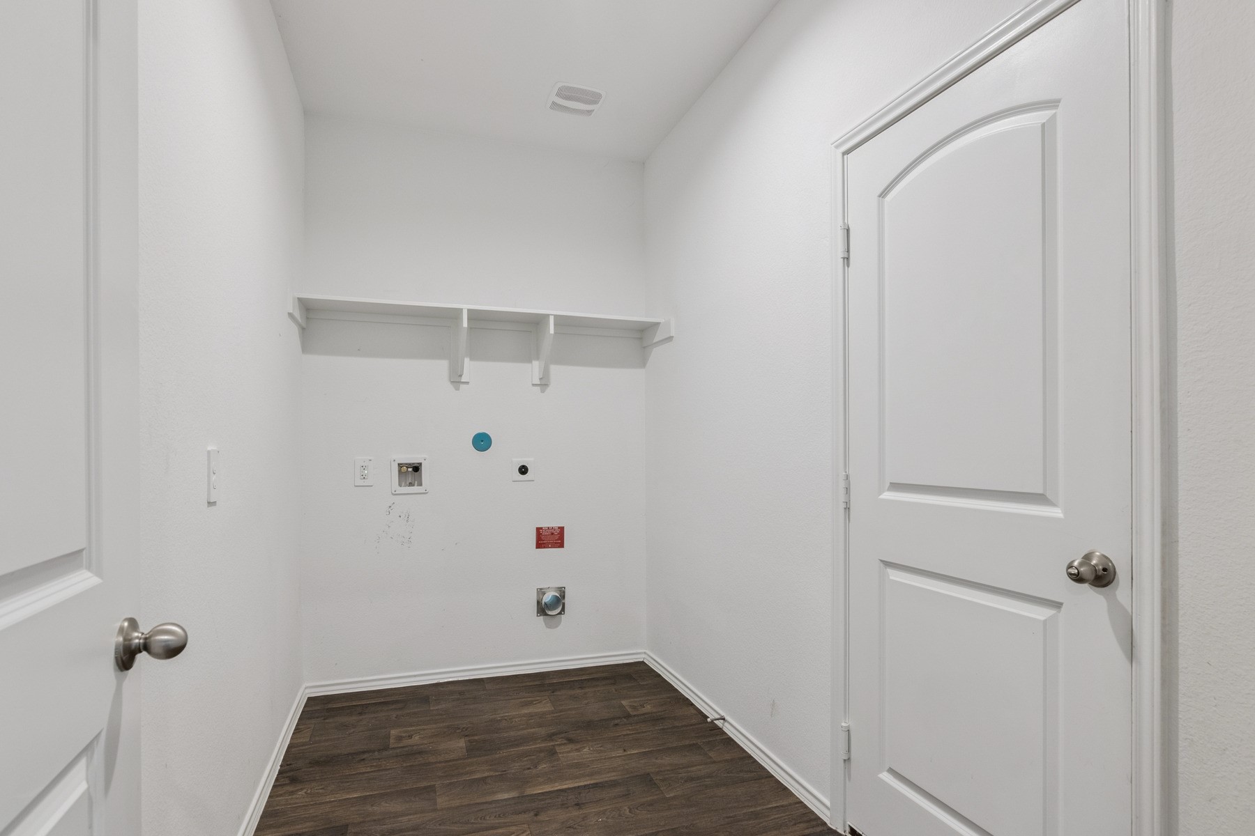 22431 Gilded Peak Lane Spring, TX 77373 - Photo 8 of 18 utility room