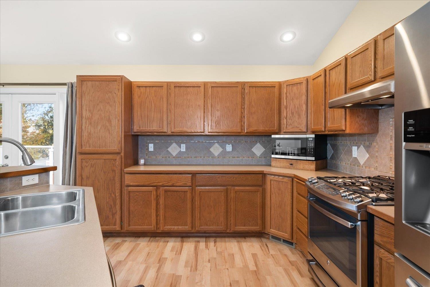 702 South Michigan Road Spokane Valley, WA 99016 - Photo 4 of 50 Gallery Image 4