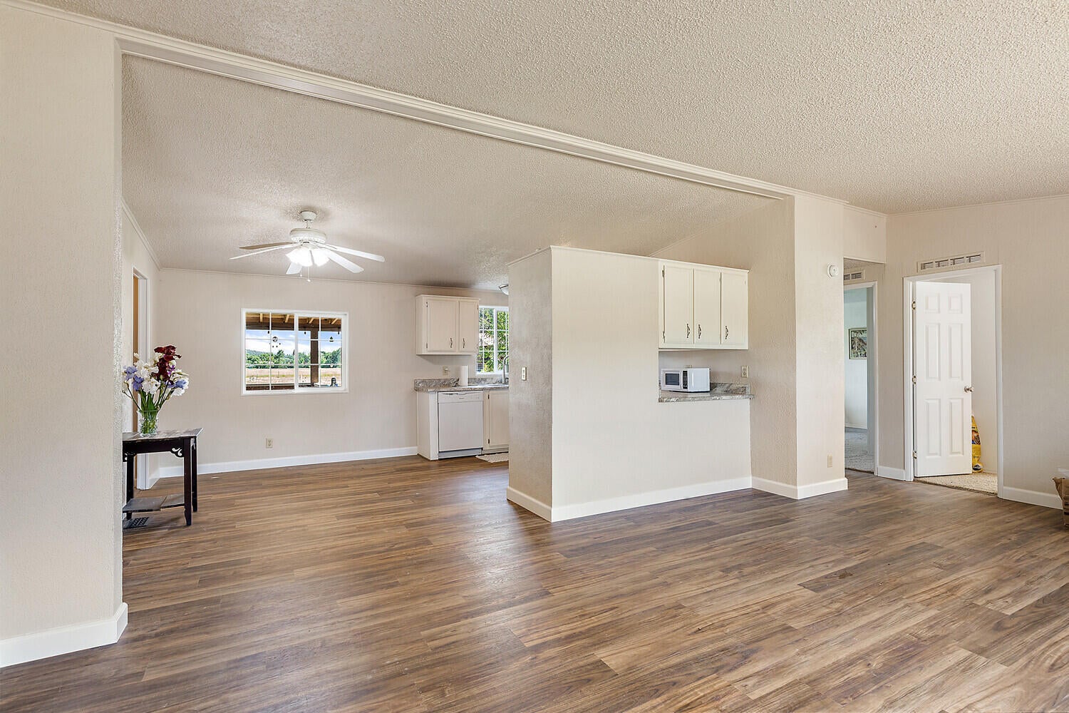 10710 Meadows Road White City, OR 97503 - Photo 9 of 46 10710 Meadows (10)