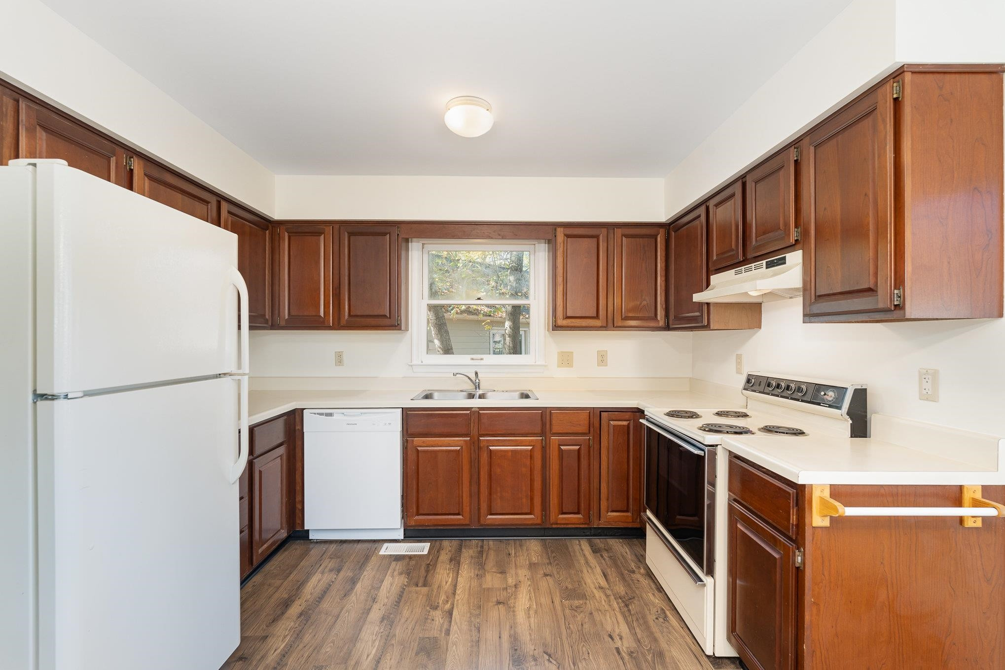 4110 Olde Coach Road Durham, NC 27707 - Photo 9 of 27 Photo 9
