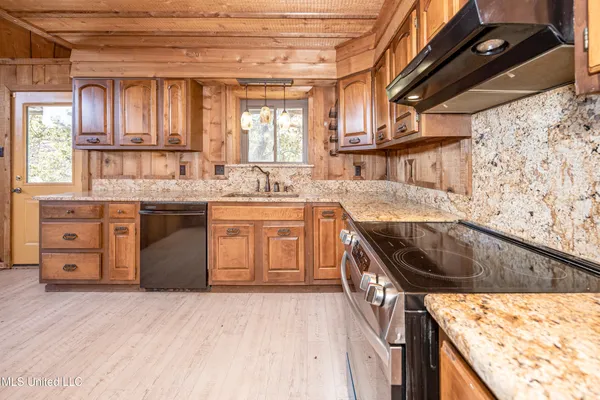 $345,000 | 7417 Bluff Point Road, Gautier, MS 39553