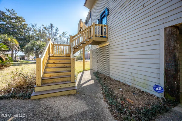 $345,000 | 7417 Bluff Point Road, Gautier, MS 39553