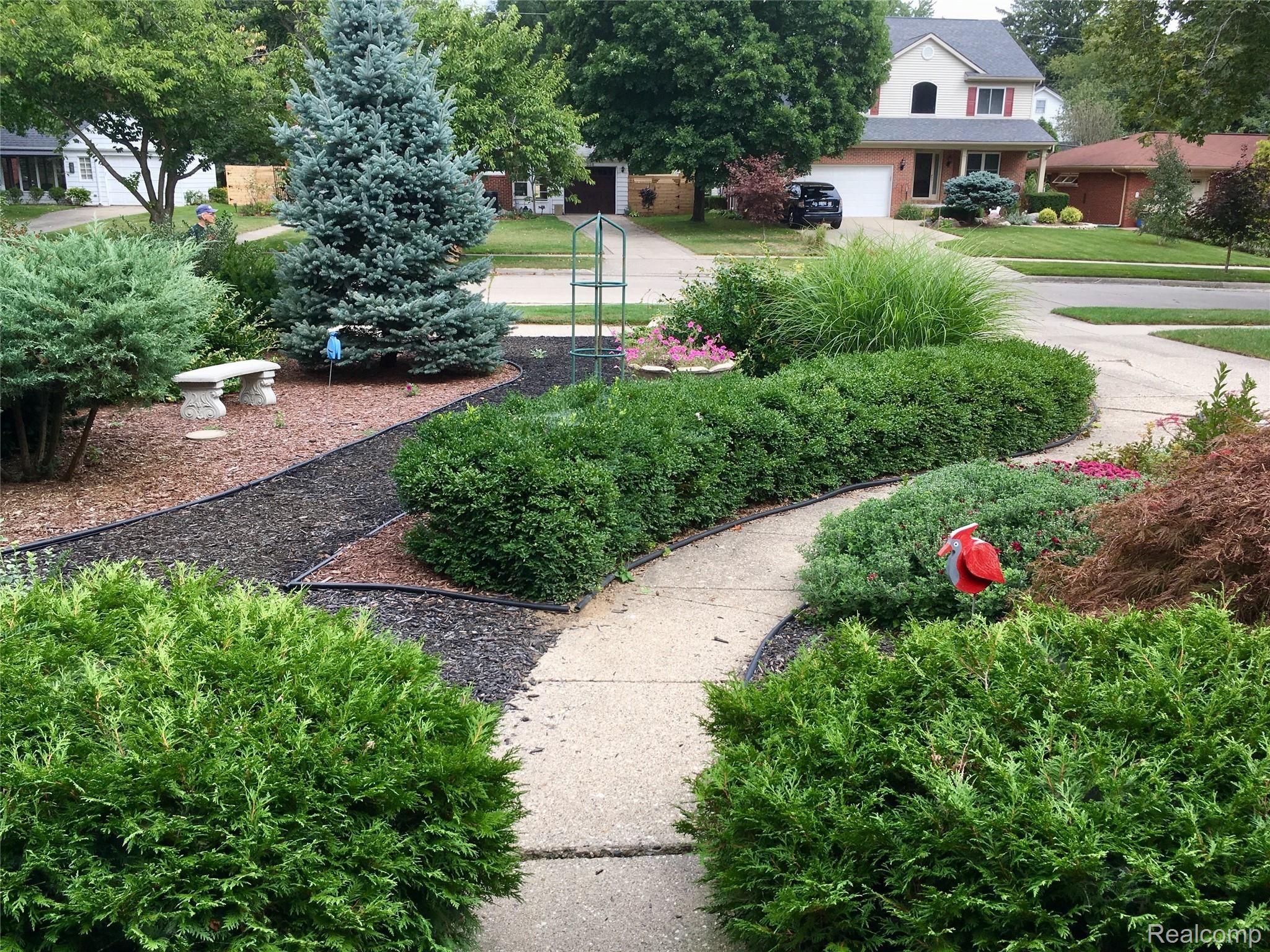 329 West Webster Road Royal Oak, MI 48073 - Photo 6 of 43 88320145-8C87-4697-9478-E4E51D2DF3A9.jpeg