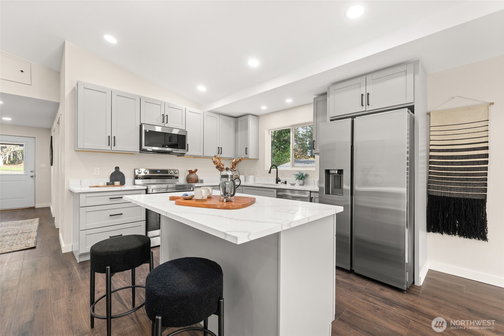 11828 Cove Road Southwest Vashon, WA 98070 - Photo 9 of 37