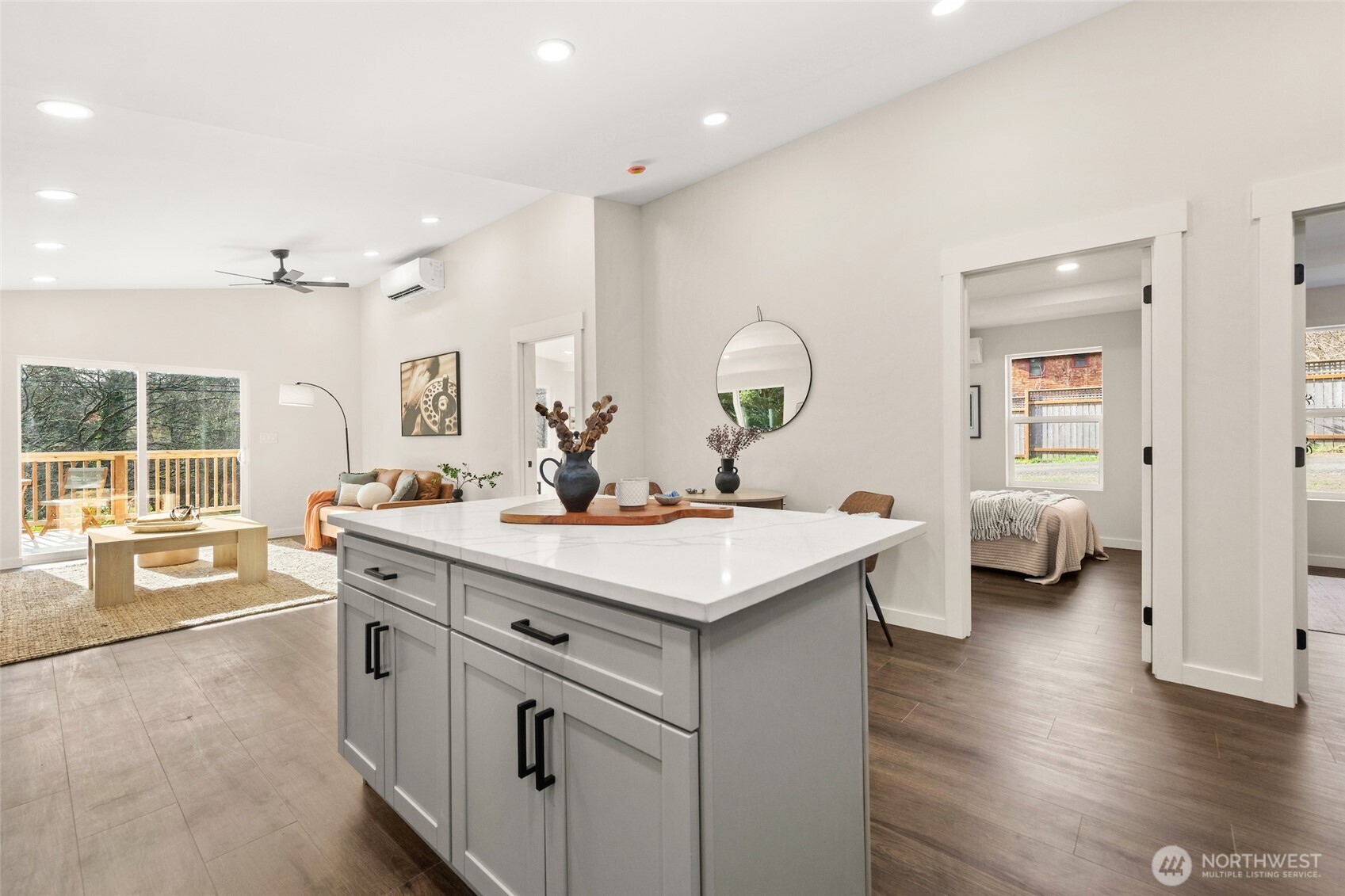 11828 Cove Road Southwest Vashon, WA 98070 - Photo 10 of 37