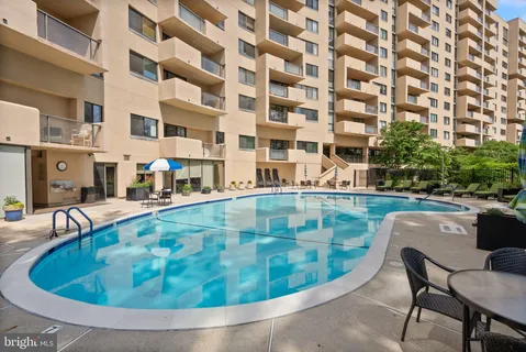 $595,000 | 1101 South Arlington Ridge Road, Unit 608, Arlington, VA 22202