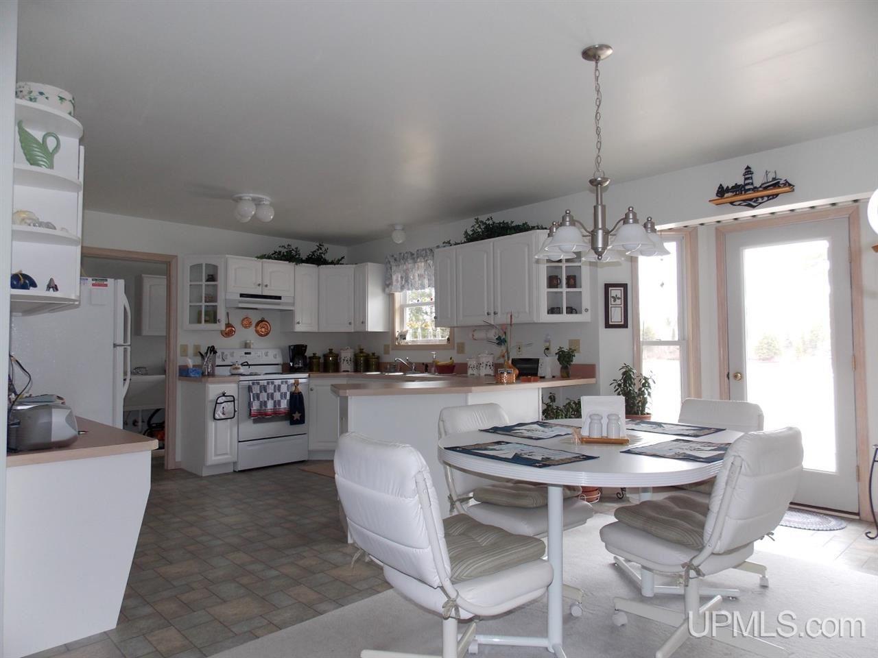 40144 North Entry Road Chassell, MI 49916 - Photo 4 of 32 Gallery Image 4