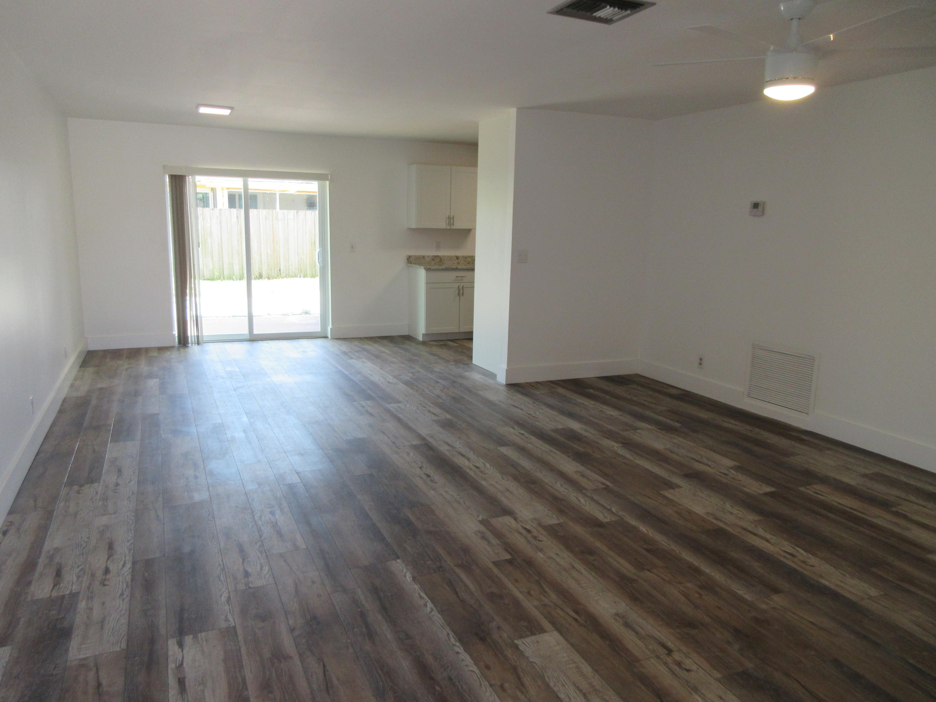 8800 Southwest 10th Street Boca Raton, FL 33433 - Photo 2 of 14 IMG_0864