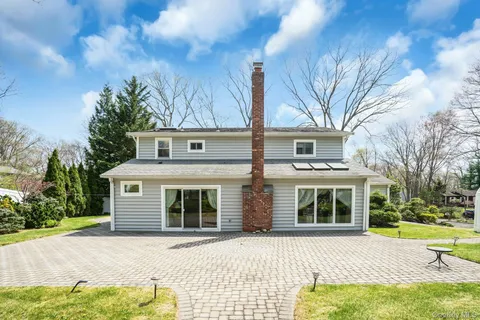 a view of a yard in front of house