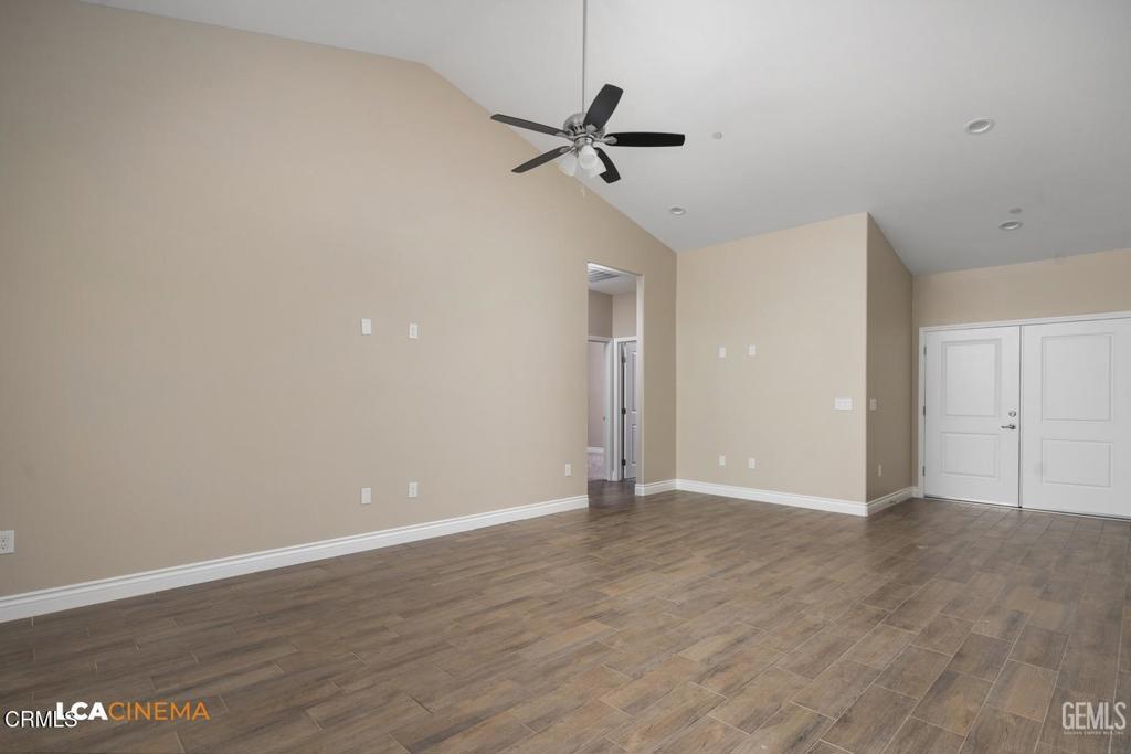 716 Sammy Way Shafter, CA 93263 - Photo 6 of 27 6d9019be-ed92-4463-a02b-77dd01ca8a3d