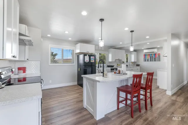 $500,000 | 513 West 2100th Street South, Oakley, ID 83346