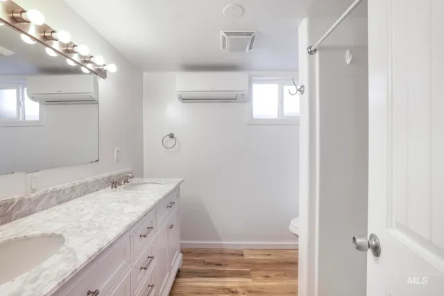 $500,000 | 513 West 2100th Street South, Oakley, ID 83346