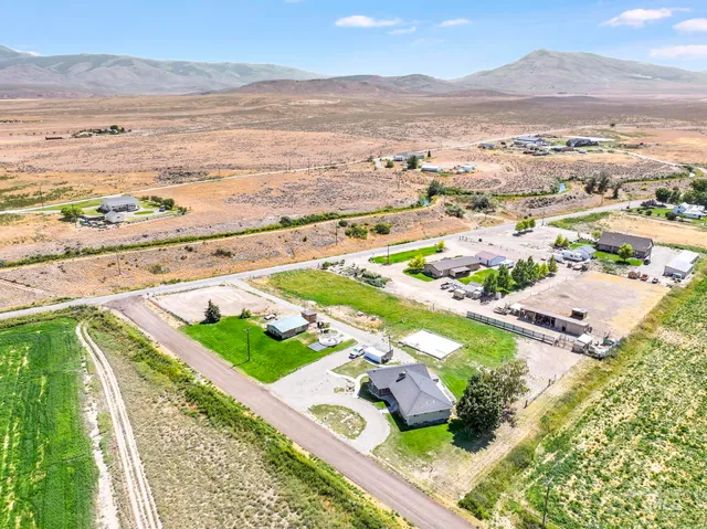 $500,000 | 513 West 2100th Street South, Oakley, ID 83346