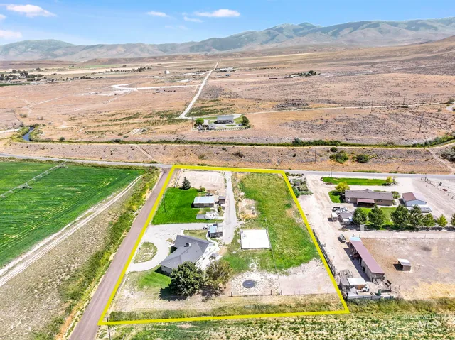 $500,000 | 513 West 2100th Street South, Oakley, ID 83346